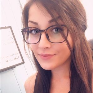 Meet your Posher, Aliesha